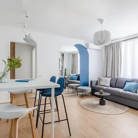 Apartment Royal Atheneum 2 By Citylife *